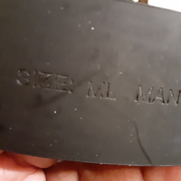 Amity black belt with faux chain links and bird pattern - Picture 11 of 12